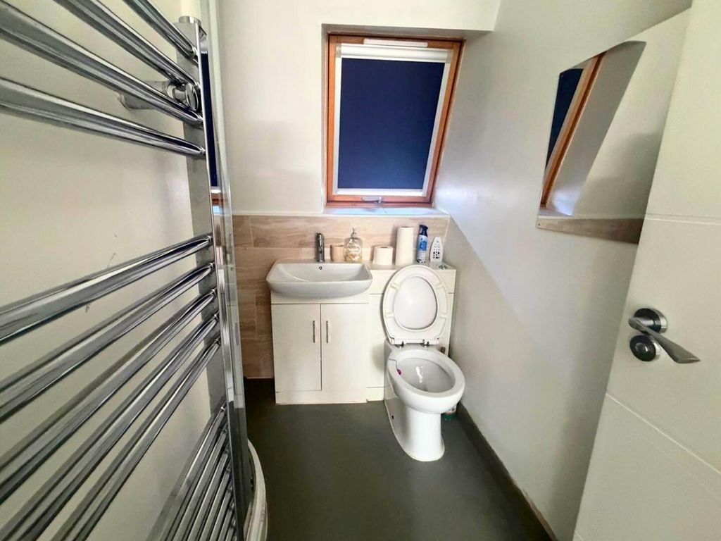 Property photo 3 of 3 Bathroom