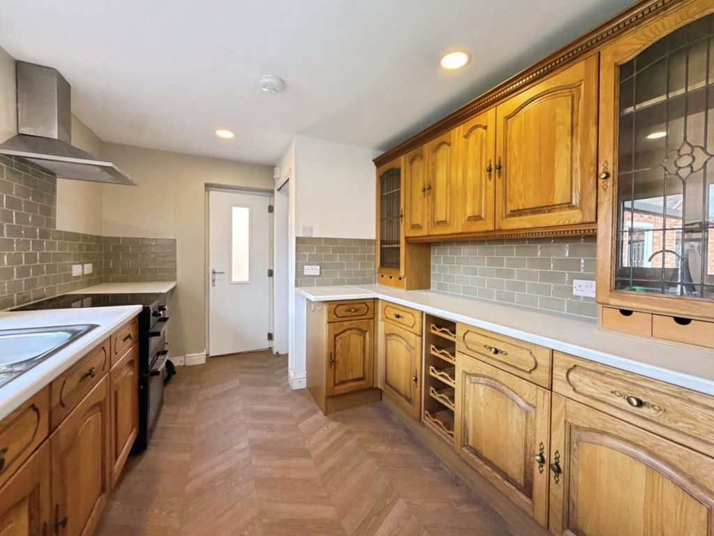 Property photo 3 of 17 Pbox-Img.Jpg