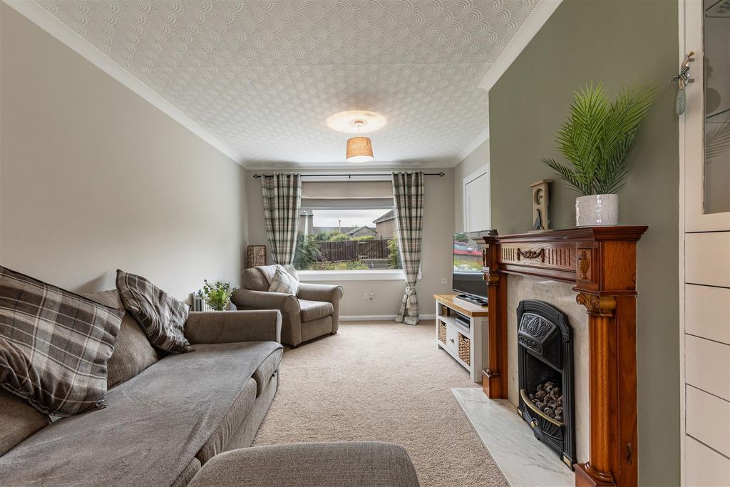 Property photo 3 of 20 10 Bowden Road Newtown 18.Jpg