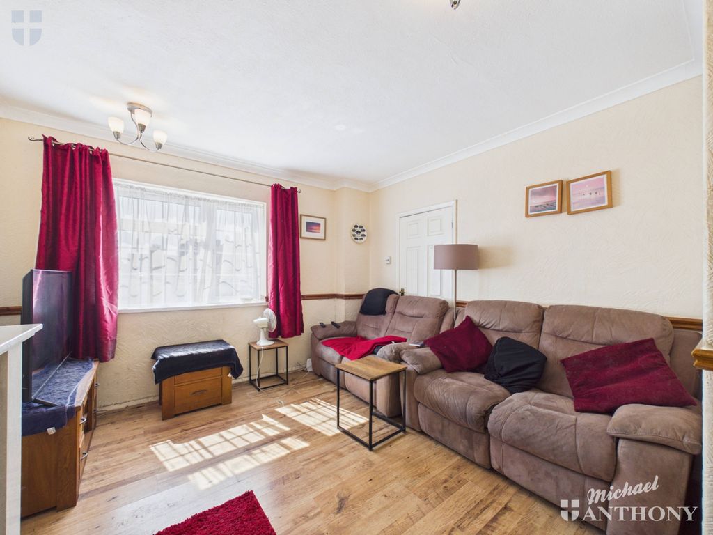 Property photo 2 of 10 Cam03218G0-Pr1135-Still005
