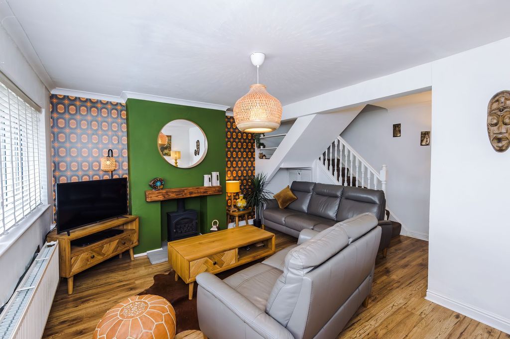 Property photo 2 of 47