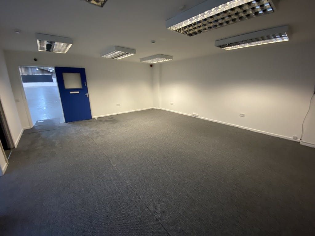 Property photo 3 of 8 Img_2947.Jpg