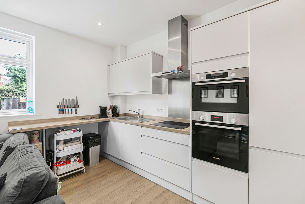 Property photo 3 of 16 Kitchen