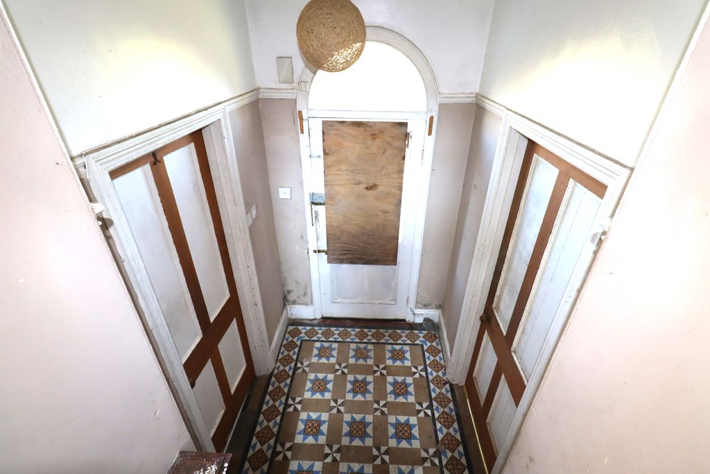 Property photo 3 of 16 Hallway