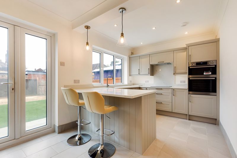 Property photo 3 of 16 Photo 8