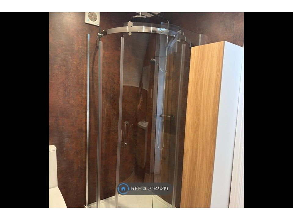 Property photo 3 of 4 Shower