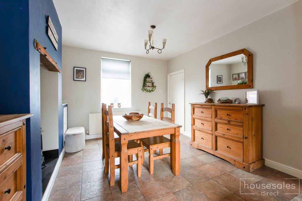 Property photo 3 of 16