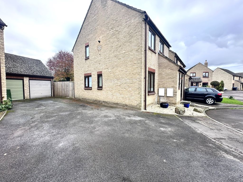 Property photo 1 of 16 Exterior