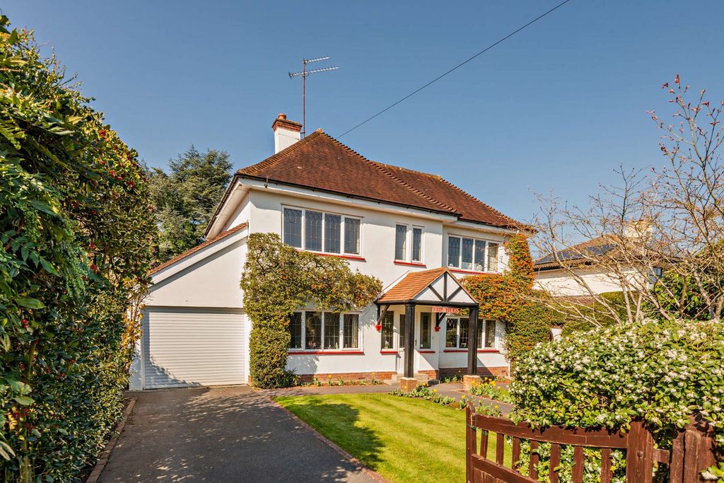 Property photo 1 of 20 Red Tiles