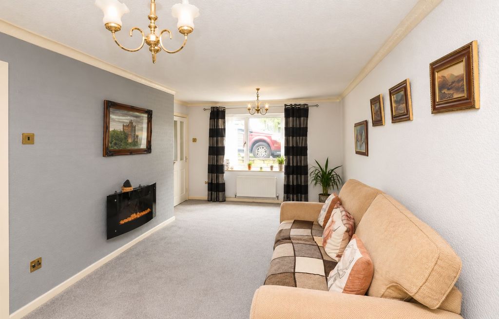 Property photo 3 of 19