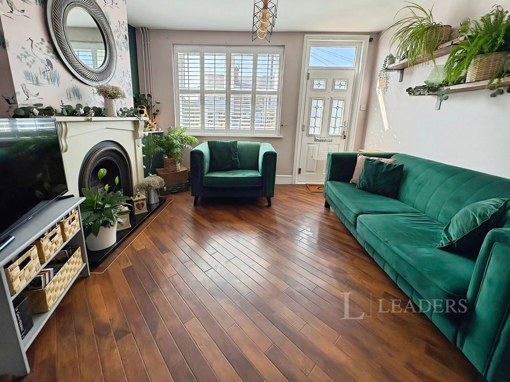 Property photo 2 of 21 Lounge