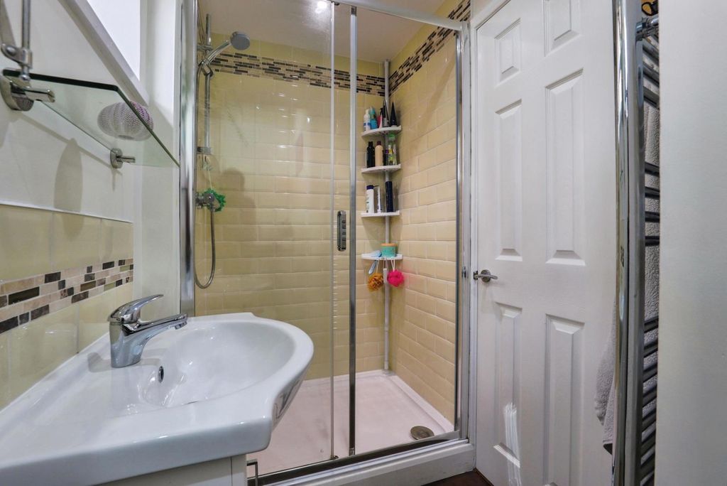 Property photo 2 of 15 Shower Room