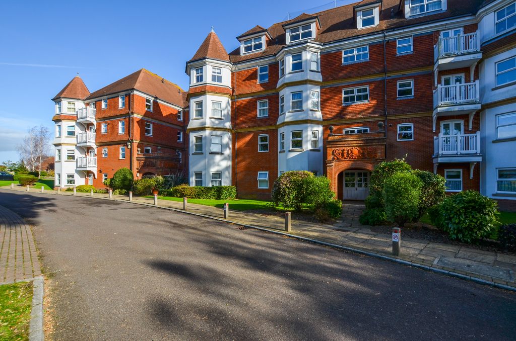 Property photo 2 of 22