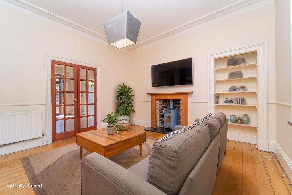 Property photo 2 of 40 Vs Lounge