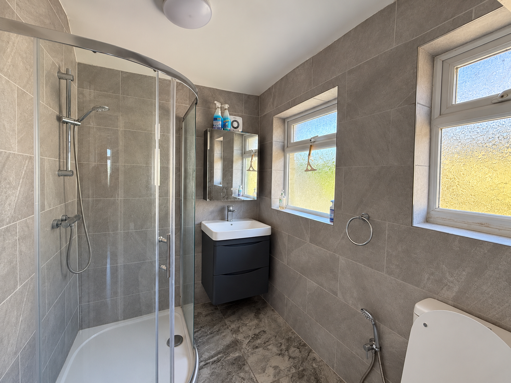 Property photo 3 of 8 Bathroom