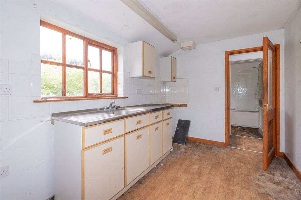 Property photo 2 of 26 Picture No. 15