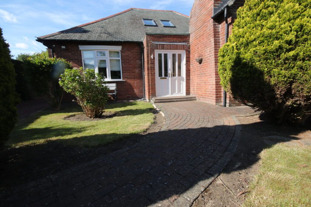 Property photo 2 of 33