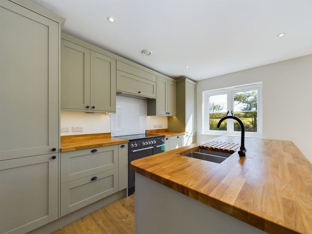 Property photo 3 of 15 3381759