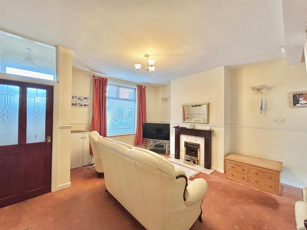 Property photo 2 of 9 Lounge.Jpg