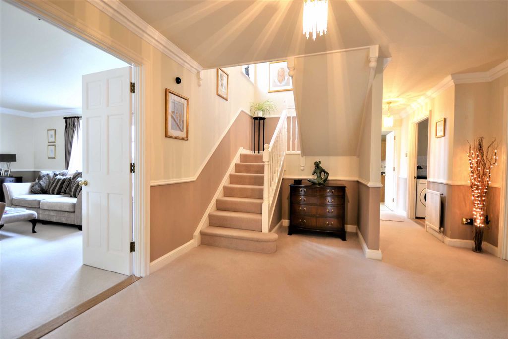 Property photo 3 of 18 Photo