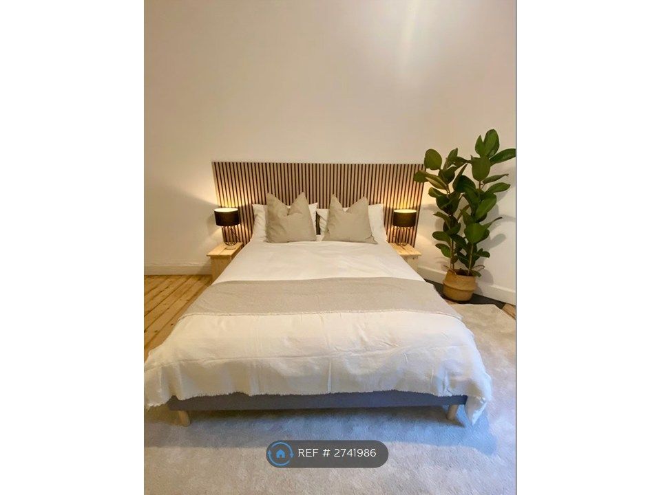 Property photo 2 of 10 Master Bedroom