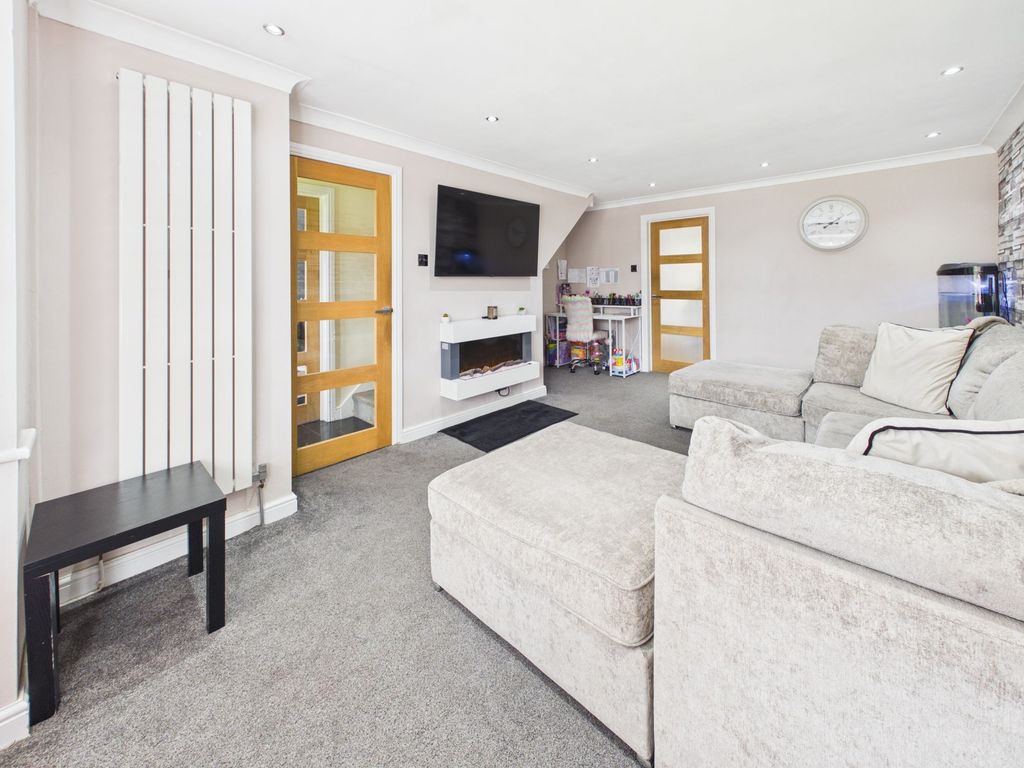 Property photo 2 of 34