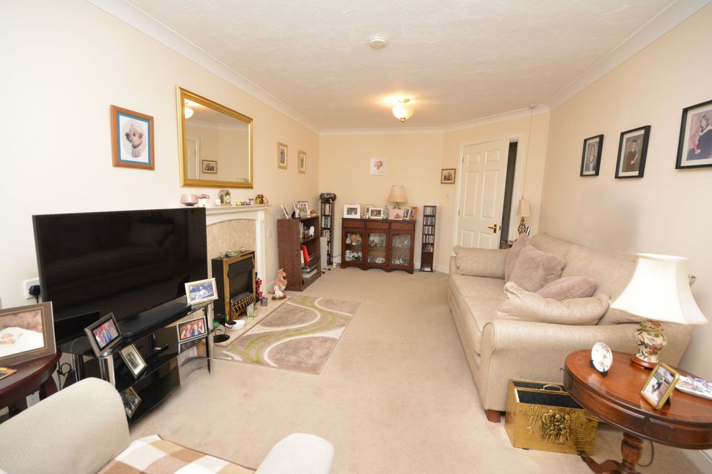 Property photo 2 of 9