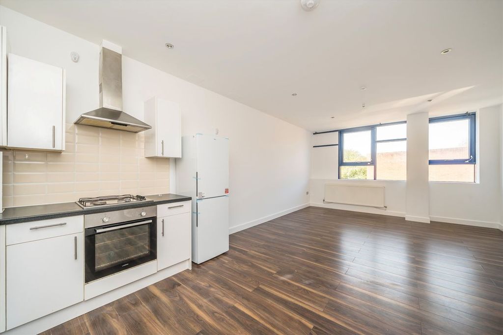 Property photo 1 of 3