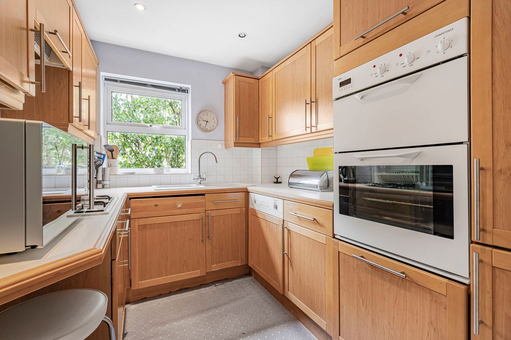 Property photo 3 of 15 Kitchen