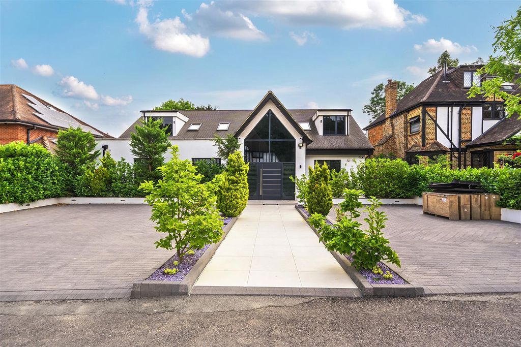 Property photo 1 of 25 1492765-27-6A5767d89Ff36.Jpg
