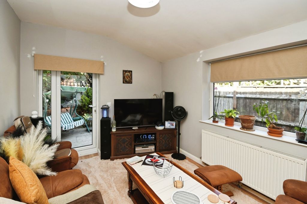 Property photo 3 of 17 Photo
