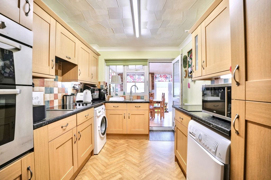Property photo 2 of 29