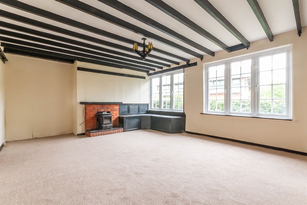Property photo 1 of 16 Lounge
