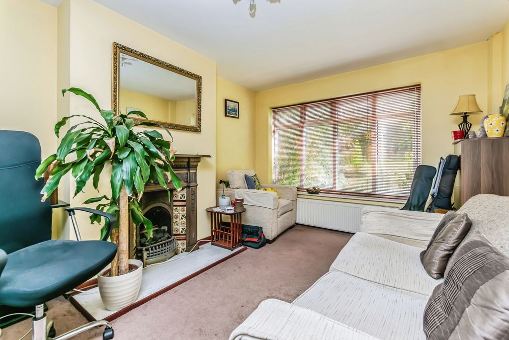 Property photo 2 of 18 Photo