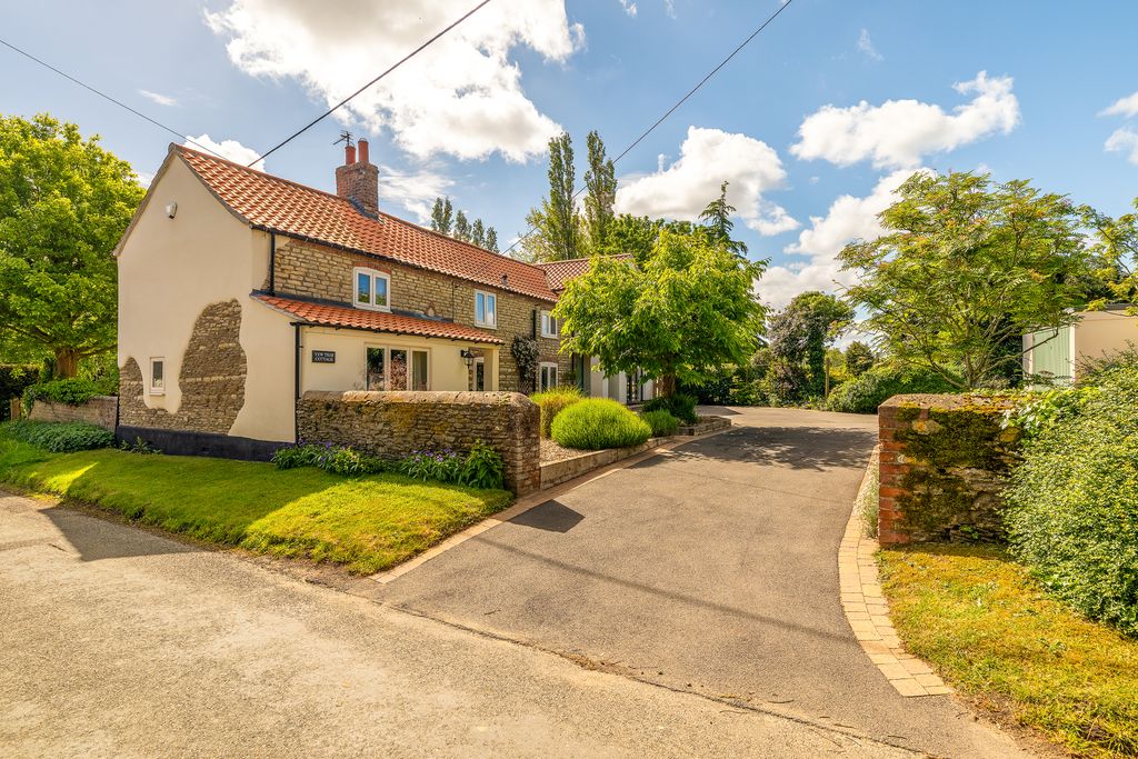 Property photo 1 of 38 2