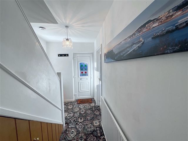 Property photo 2 of 21 Hallway