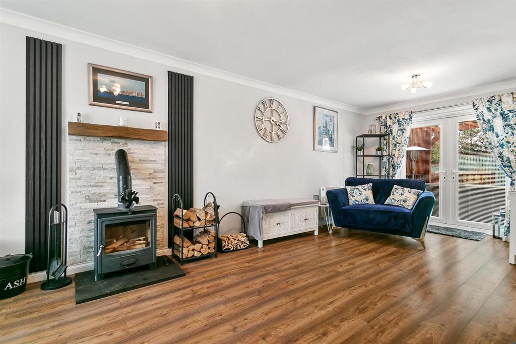 Property photo 2 of 30