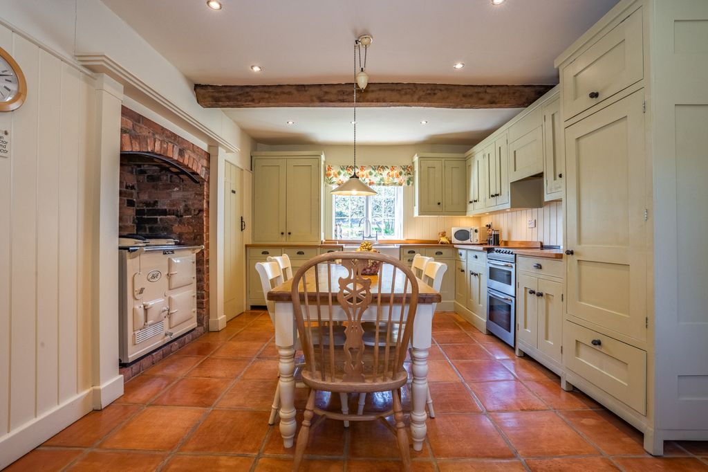 Property photo 3 of 40
