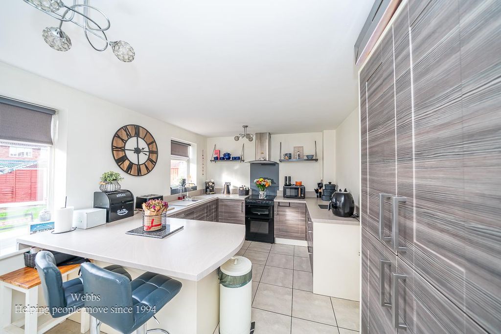 Property photo 2 of 29 Kitchen Diner