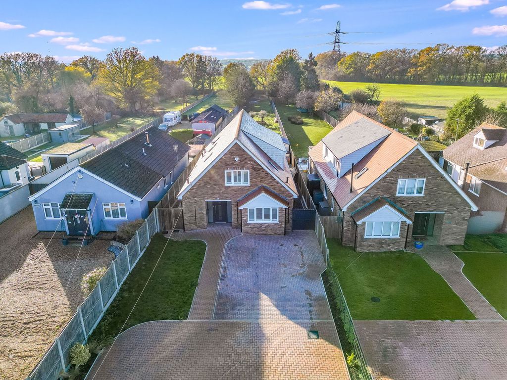 Property photo 2 of 40