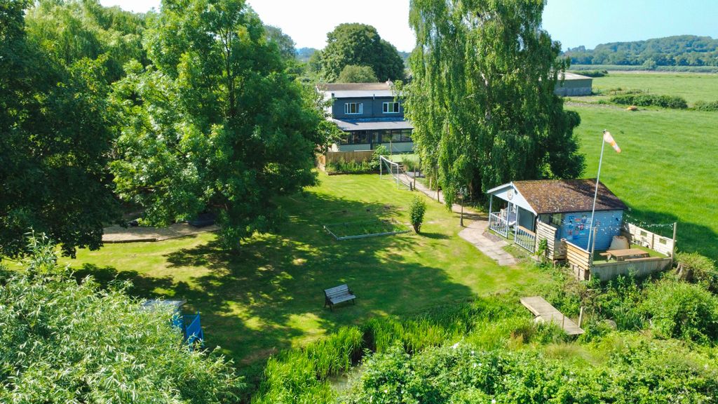 Property photo 1 of 38
