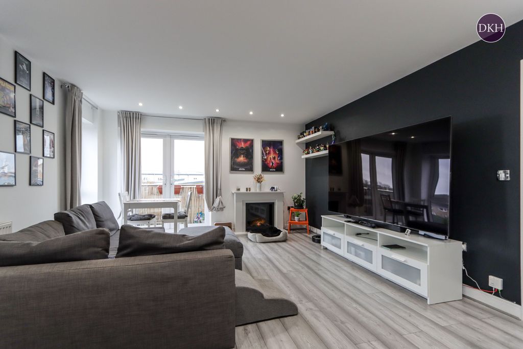 Property photo 2 of 11 Picture No. 10