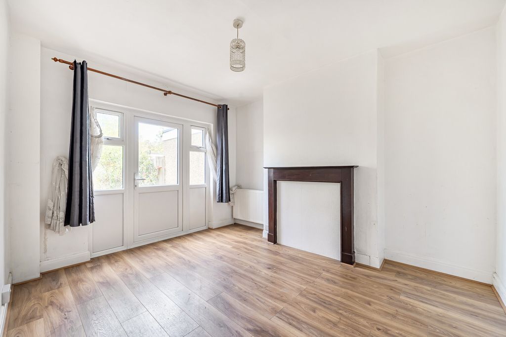 Property photo 3 of 17 1-6Ad0311Fec59F-1...