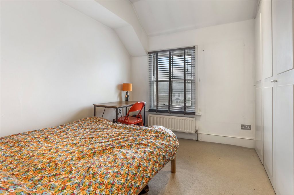 Property photo 2 of 19 Picture No. 11