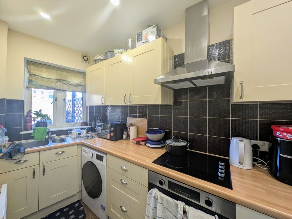 Property photo 2 of 10 Picture No. 12