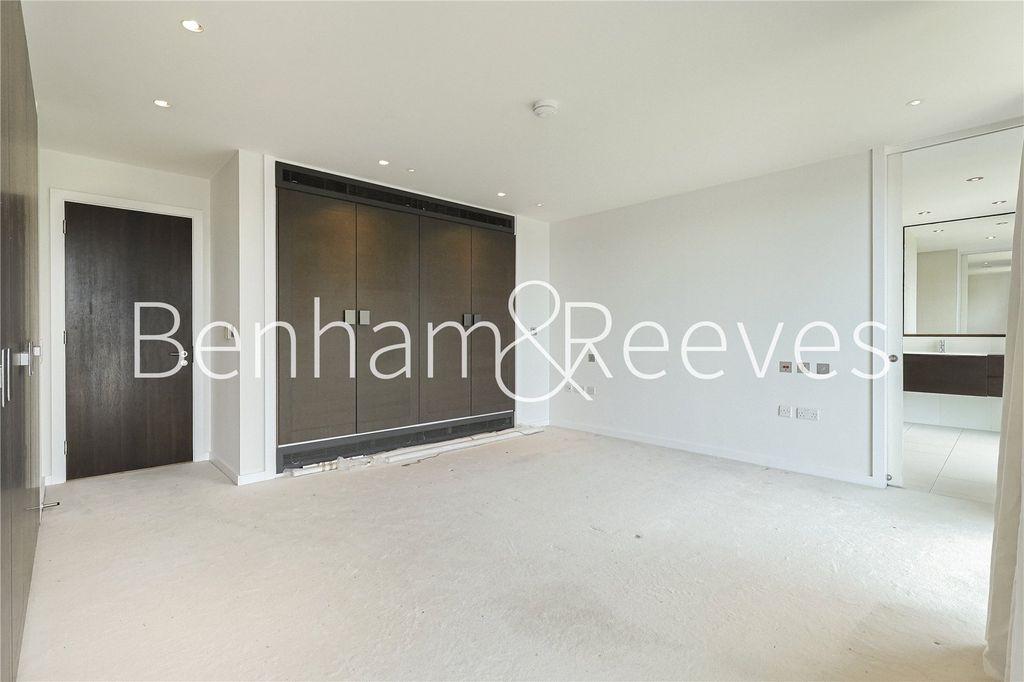 Property photo 3 of 32 Picture No. 02