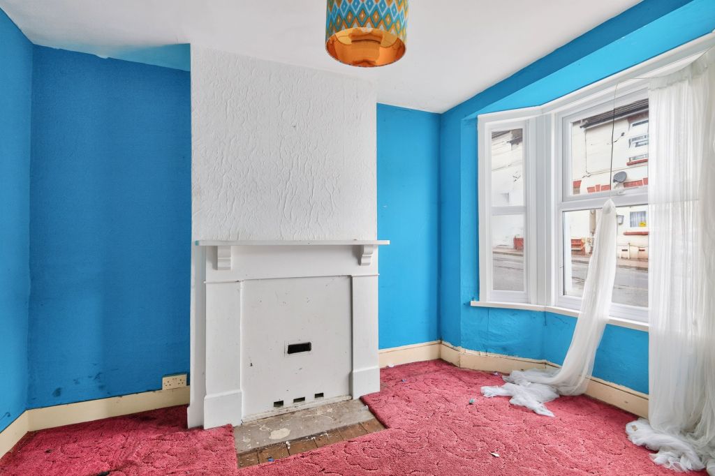 Property photo 2 of 17