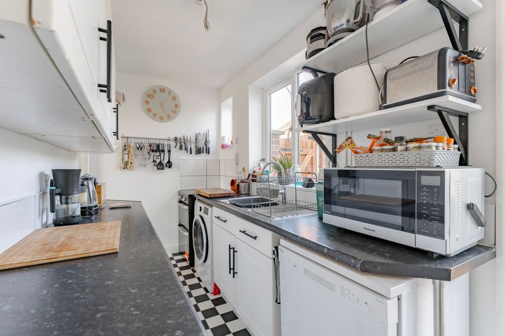 Property photo 3 of 24