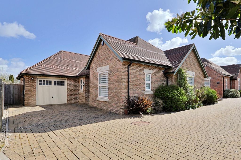 Property photo 1 of 22 Front (Exterior)