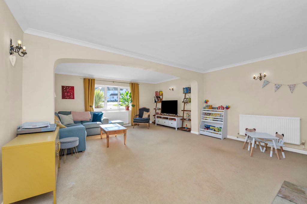 Property photo 3 of 20 Sitting Room